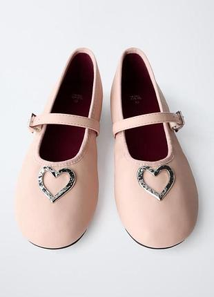 Стильные нарядные балетки туфли для девочки zara (испания) с сердечком