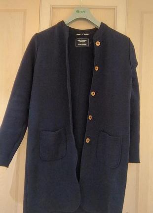 Плотный коттоновый кардиган с деревянными пуговицами премиум бренда.