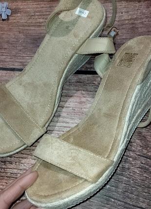 Босоножки женские