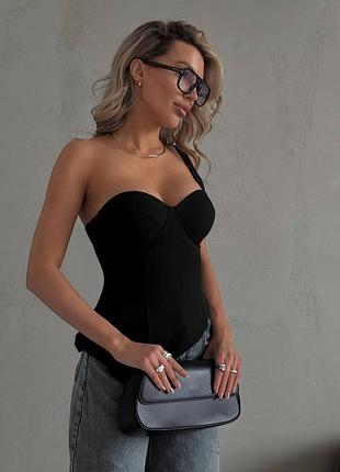 Корсет з чашками