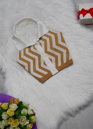 Топ в'язаний на шию з ґудзиками кроп топік халтер