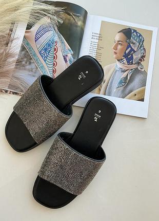 Блискавичні неймовірної краси мега зручні шльопанці