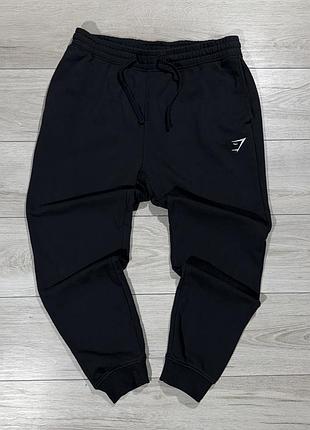 Чорні спортивні штани на флісі джимшарк gymshark crest joggers black, xl, оригінал