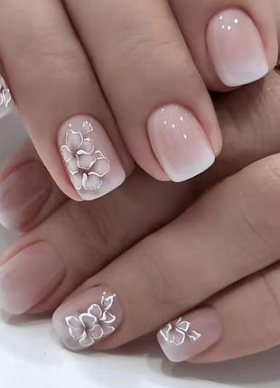 Накладні нігті з квітковим 3d-дизайном
