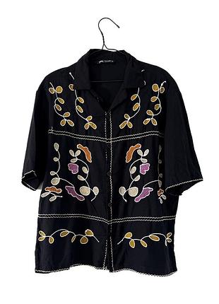 Черная рубашка из смеси льна с вышивкой zara