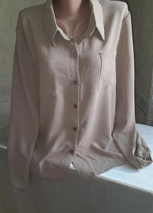 Костюм повседневной лёгкий  очень красиво смотрится трендовый шорти рубашка