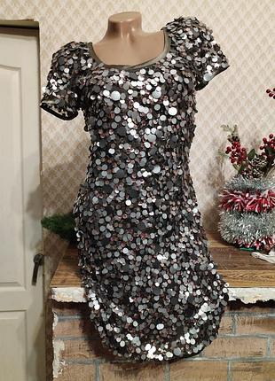 Сукня в паєтки