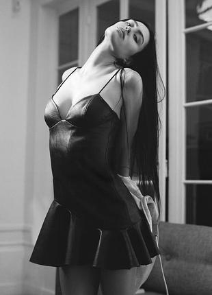 Zara | коротка сукня зі штучної шкіри з воланом | 9229/244/800