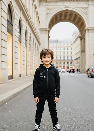 Дитячій спортивний костюм