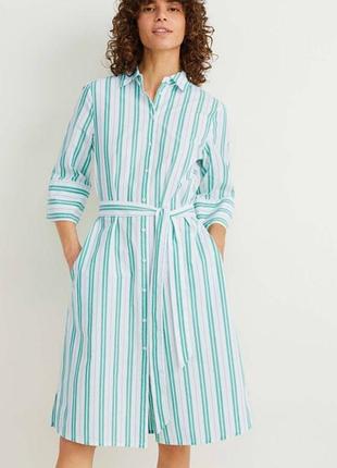 Женское платье-рубашка в полоску с ремнем