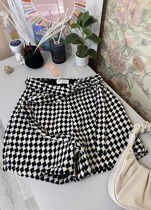 Шорти шикарні в ромби тканина твідова, нові, розмір m