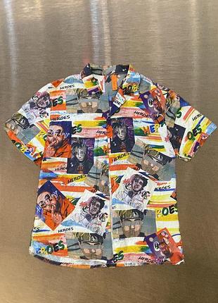 Imperia - сорочка від відомого молодого магазину.  виконана з елементами декору, на якій вказані співаки.