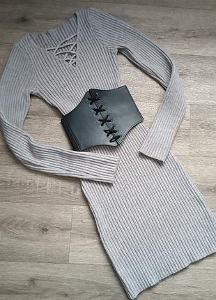 Теплое платье отлично тянется