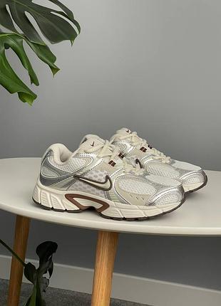 Женские кроссовки nike v5 rnr sail fauna brown