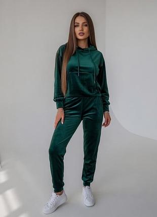 Костюм жіночий