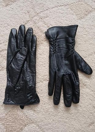 Перчатки мають дифект