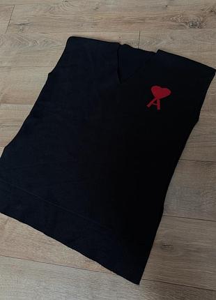 Кофта жилетка в стилі ami