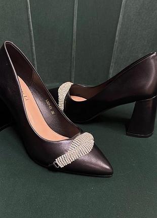 Туфлі на підборах