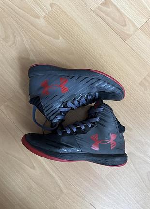 Стильные высокие кроссовки