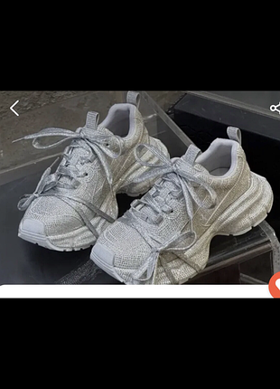 Кросівки в камінчиках стрази тренд платформа