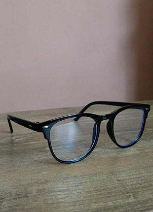 Прозрачные имиджевые очки с голубым оттенком