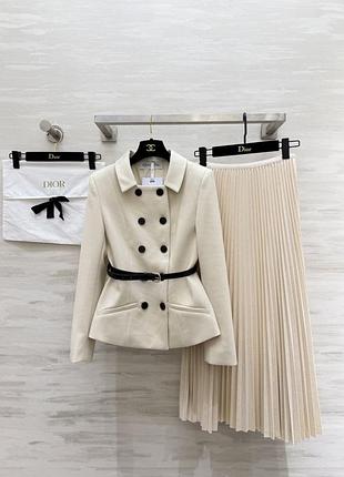 Костюм жіночий