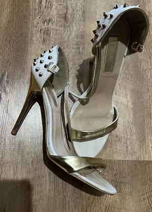 Взуття на фотосесію