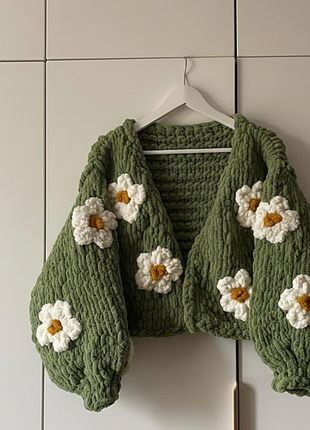 Вязаный кардиган с ромашками