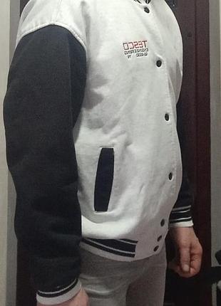 Світр бомбер.