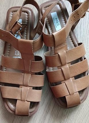 Сандалі жіночі шкіряні