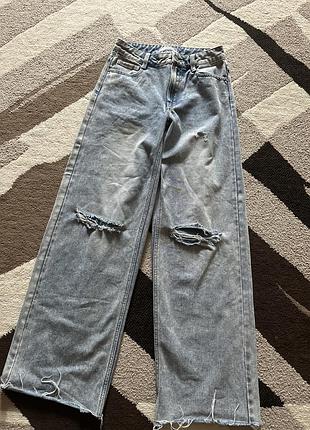 Джинси синього кольору з дирками на колінах,sinsey,розміру 32,