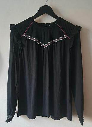 Блуза с вышивкой