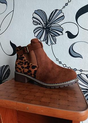 Черевики жіночі ботильйони