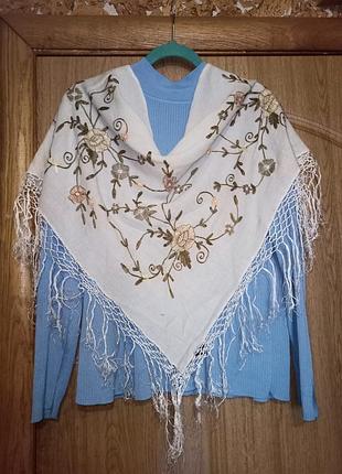 М'яка. ніжна кашемірова косинка зі шовковою вишивкою.,150*95см.