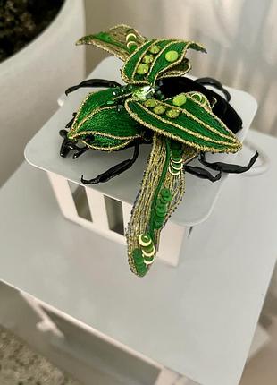 Эксклюзивная брошь жук