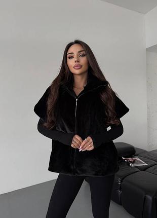 Чорна жилетка з еко хутра кролика на змійці блискавці оверсайз 0115