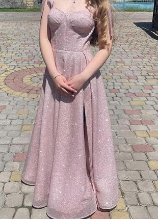 Випускна сукня, блискуча