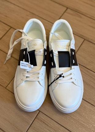 Кросівки нові 40 розмір без бренду