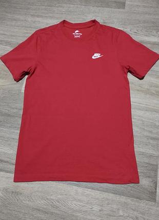 Мужская красная футболка nike размер s