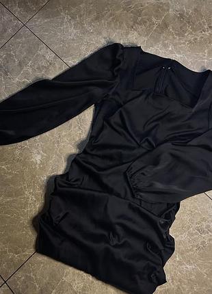 Сукня з пушап ефектом