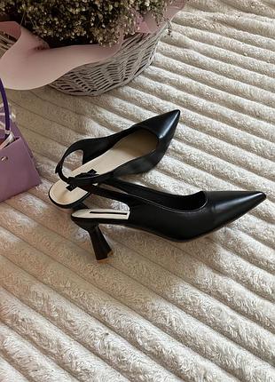 Туфлі.           .