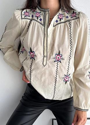 Вышитая блуза