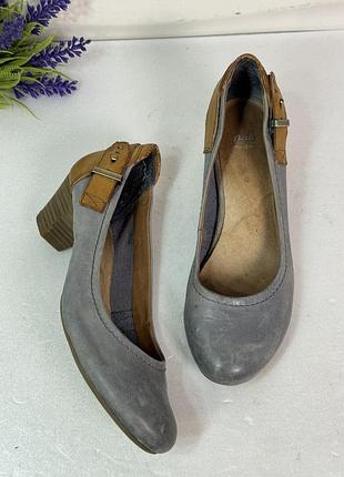 Серо-голубые туфли-лодочки с коричневыми задниками
