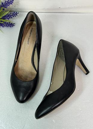Шкіряні туфлі човники на шпильках