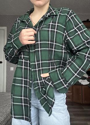 Трендова картата сорочка в клітинку