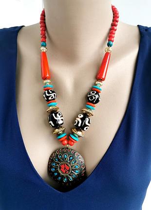 Красиве вінтажне кольє