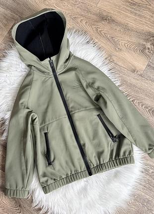 Фірмова стильна вітровка на флісі, 6-7 років