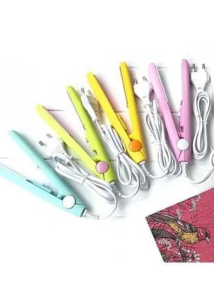 Мини-утюжок гофре для волос в пластиковом контейнере