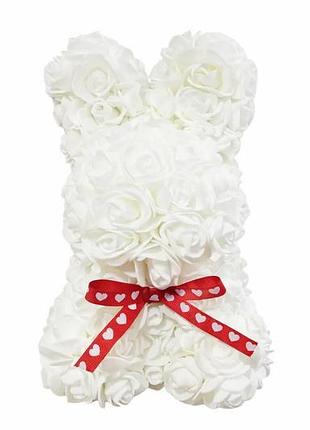 Зайчик из 3d роз в подарочной коробке kr-21 17/17/25см белый