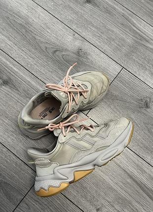 Кросівки adidas ozwego